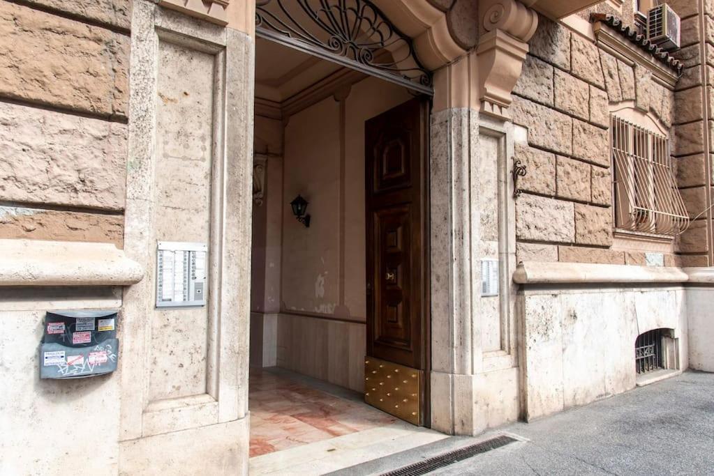 Domus Viola In San Giovanni Рим Екстериор снимка
